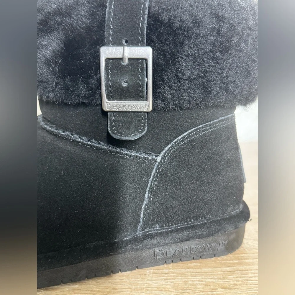 Bearpaw Abby Black Suede Ankle Bootie With Sheepskin Collar Women Size 6